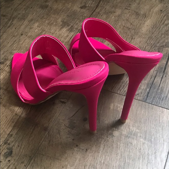 HOT PINK HEELS - Picture 3 of 8
